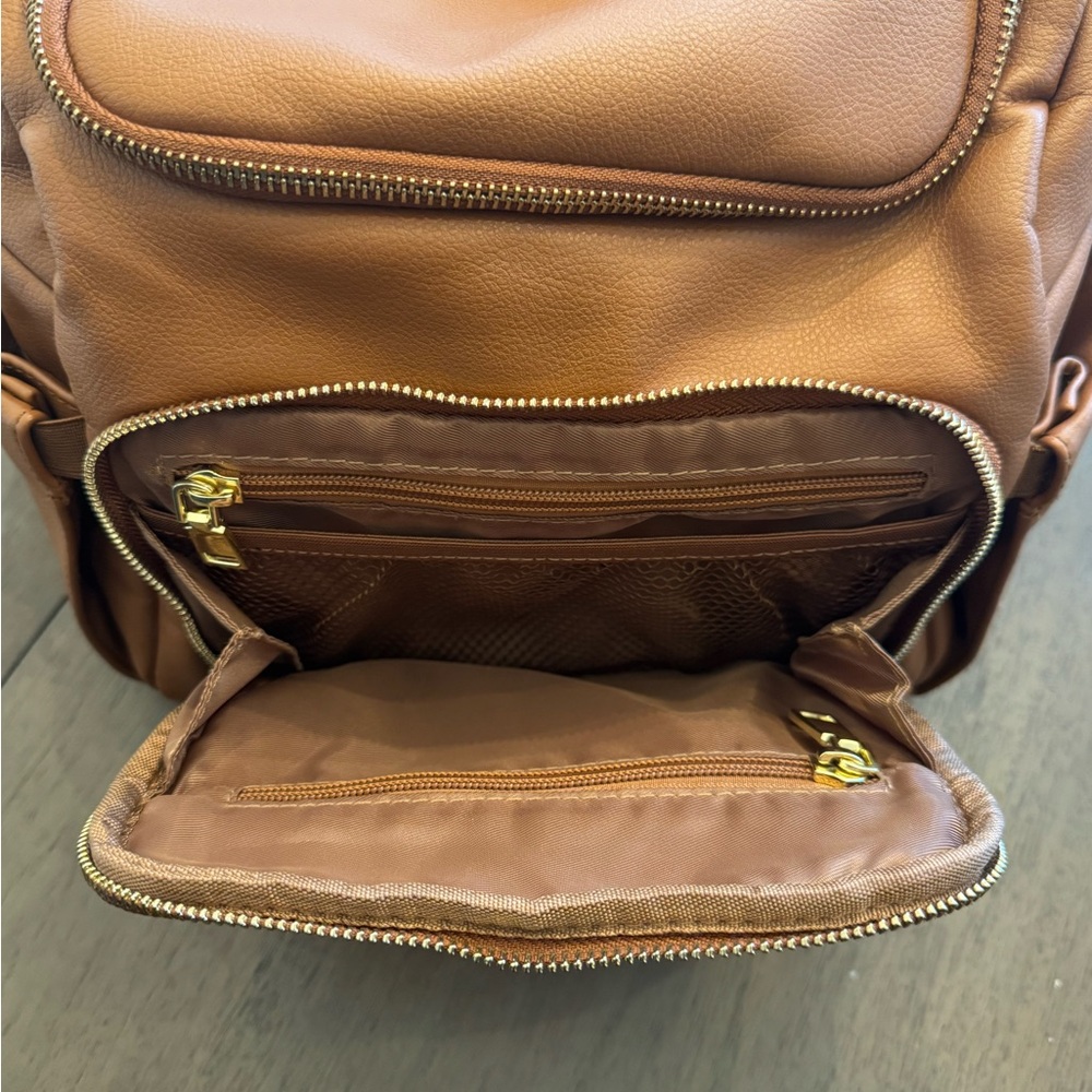 Greyfox Tan Diaper/Everday Bag - Picture 4 of 6